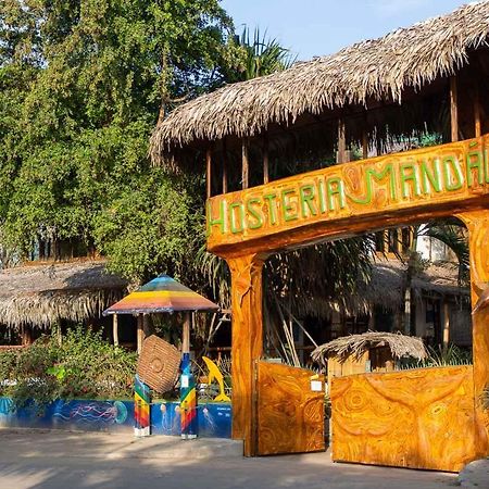 Hosteria Mandala ปูแอร์โตโลเปซ ภายนอก รูปภาพ