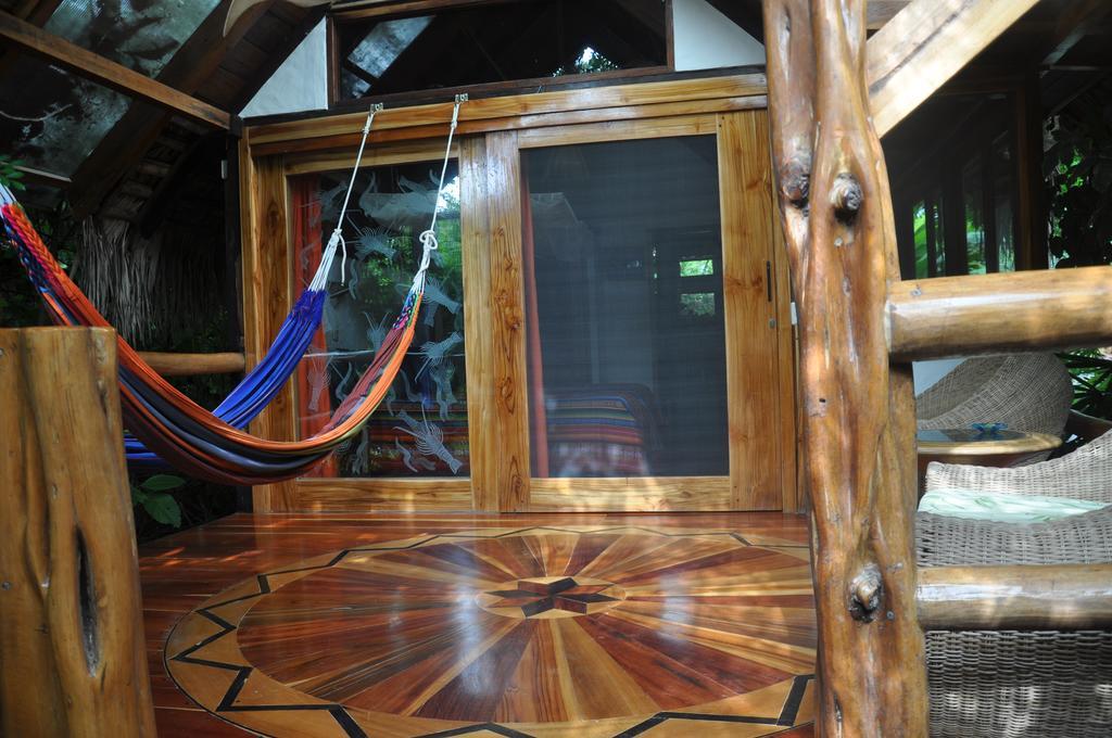 Hosteria Mandala ปูแอร์โตโลเปซ ภายนอก รูปภาพ