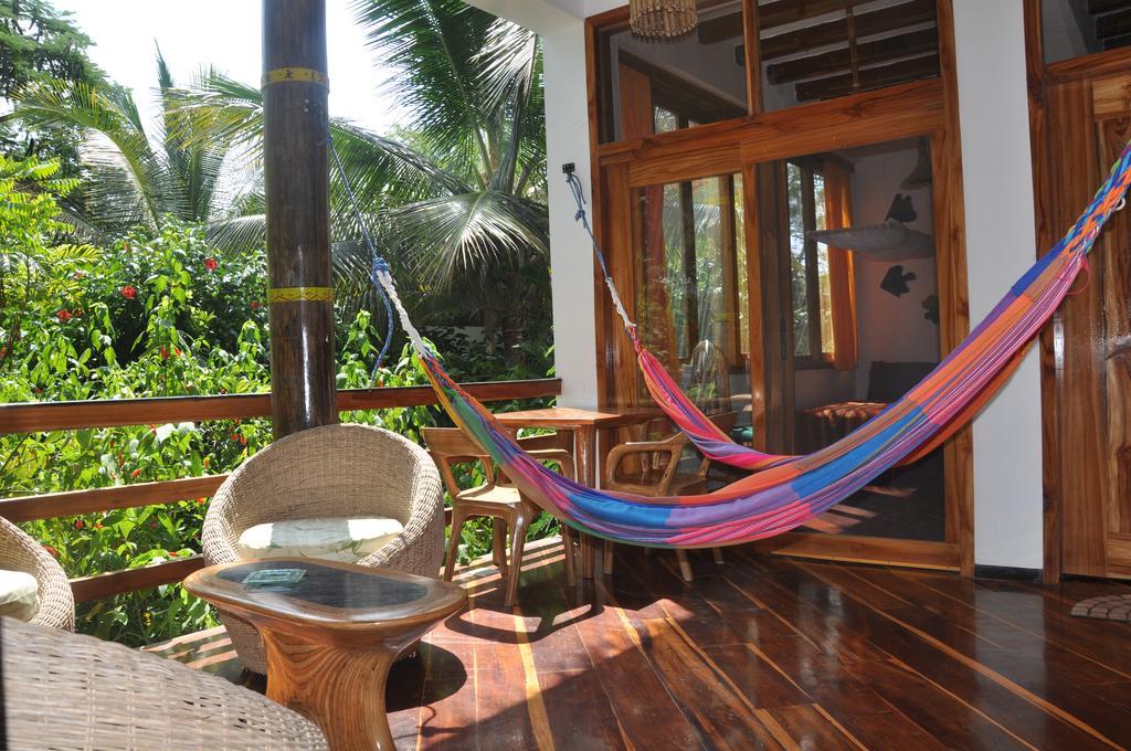 Hosteria Mandala ปูแอร์โตโลเปซ ภายนอก รูปภาพ