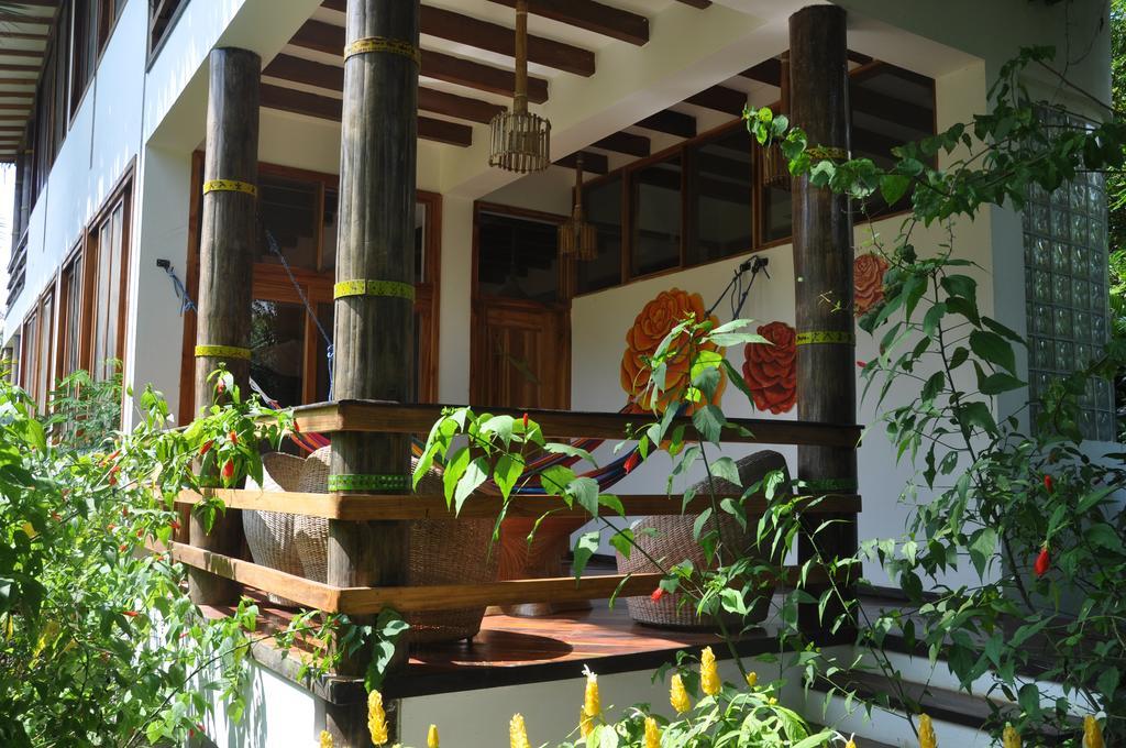 Hosteria Mandala ปูแอร์โตโลเปซ ภายนอก รูปภาพ