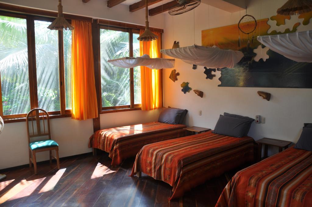 Hosteria Mandala ปูแอร์โตโลเปซ ภายนอก รูปภาพ