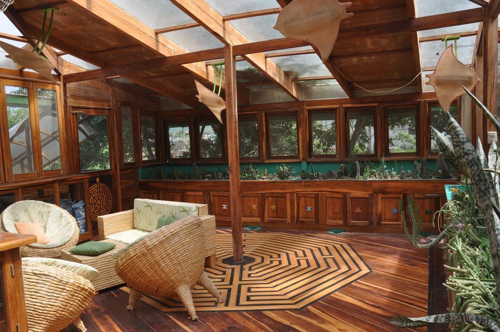 Hosteria Mandala ปูแอร์โตโลเปซ ภายนอก รูปภาพ