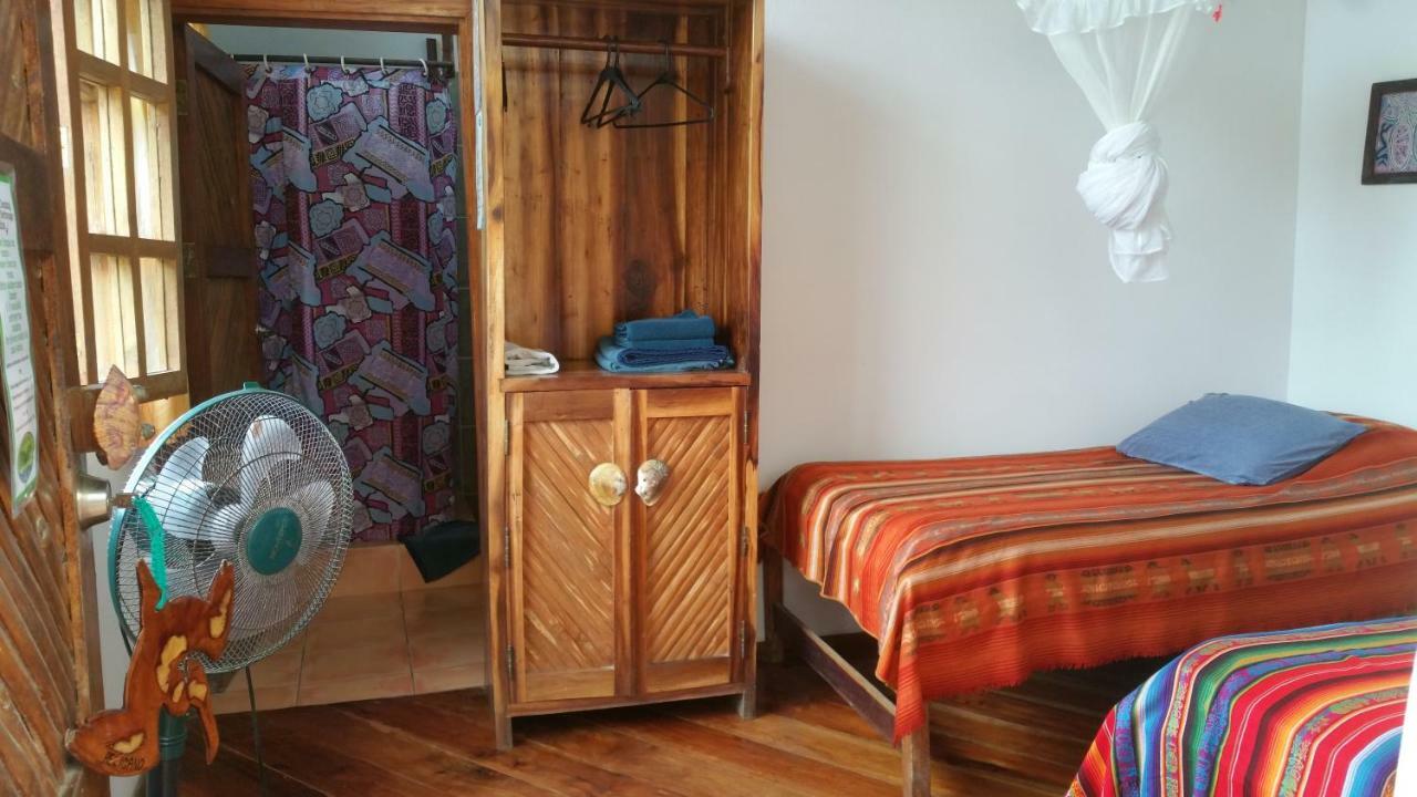 Hosteria Mandala ปูแอร์โตโลเปซ ภายนอก รูปภาพ
